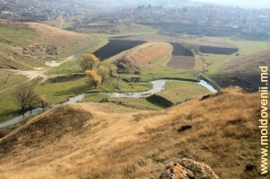 Defileul Brînzeni şi valea r. Racovăț, raionul Edineţ