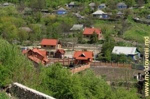Partea centrală a satului Stroienţi