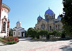 Успенский храм, вид с колокольни монастыря