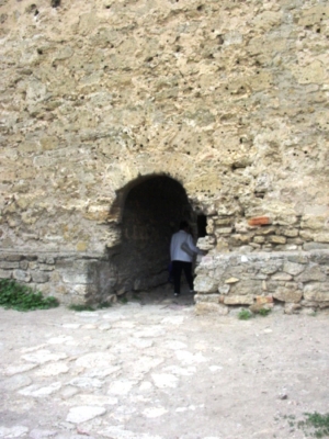 Intrarea actuală a intrării în fortul genovez al CetăţiiAlbe