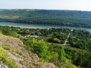 Nistrul de lîngă satul Stroienţî, raionul Rîbniţa, malul stîng