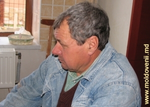 Victor Ştirbu în casa sa de la Soroca, 2007