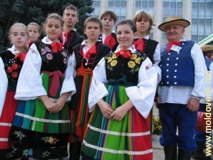 2005. Польская делегация, участница детского фольклорного фестиваля