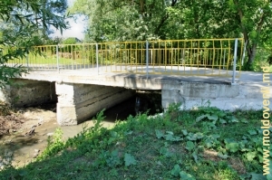 Podul peste Larga, satul Hlina