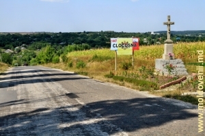 Intrarea în satul Clocuşna