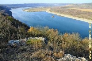 Lac de acumulare Dnestrovscoe (Ucraina) în apropiere de satul Naslavcea, Ocnița