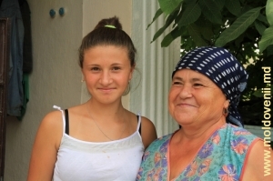 Lidia Bejenaru cu nepoţica Valentina