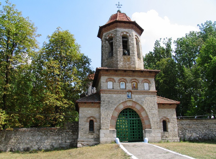 Biserica Sf. Treime, s. Cuhureștii de Sus, Arhitect A.Sciusev