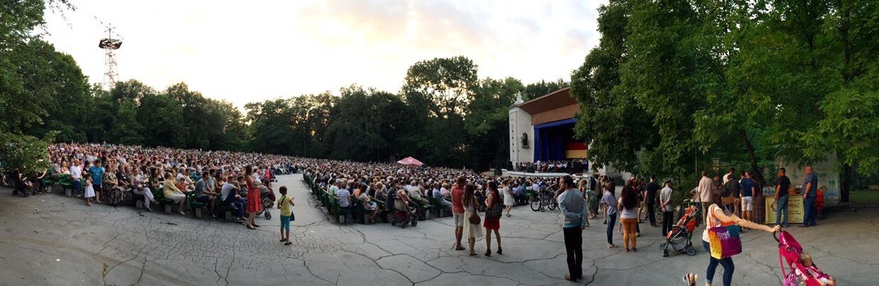 Prezenţa numeroasă la Concertul de Vară din Chișinău (Foto)