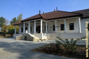 Vedere generală a Casei-muzeu „Lazo” satul Piatra, Orhei