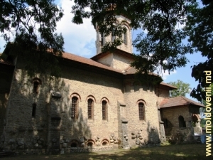 Общий вид Кухурештской церкви