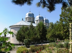Clădirea bisericii centrale a Mănăstirii Dobruşa, 2009