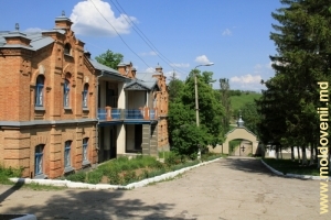 Двор монастыря Хырбовец