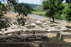 Развалины археологического памятника «Восточные бани»