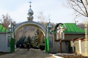 Входные ворота монастыря Жапка