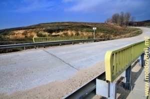 Podul peste Cuşmirca dintre satele Lelina şi Climăuţii de Jos