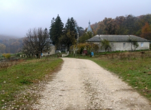 Вид на монастырь осенью, Монастырь Циганешты, Орхей