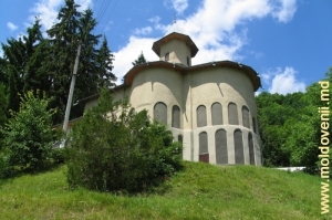 Церковь монастыря Св. Троицы, вид снизу