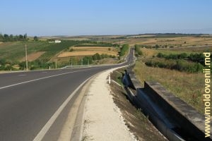 Porțiuni ale autostrăzii M-2 Soroca-Otaci, septembrie 2015