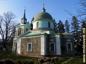 Biserica de vară a Mănăstirii Hîrjauca, vara anului 2008, prim-plan