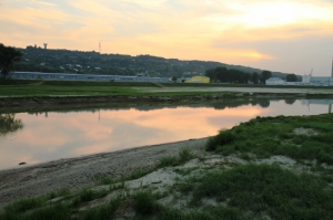 Река Сучава вечером, вблизи г. Сучава