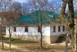 Casa lui Ioniță Iamandi, vedere de pe balconul Casei administratorului, martie 2016