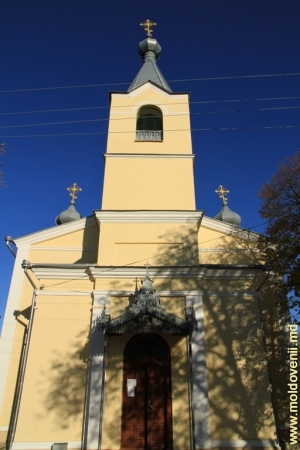Faţada bisericii de vară a Mănăstirii Răciula