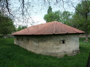 Церковь в Каушанах - одно из самых древних строений, сохранившихся в Молдове. Датируется 16-м веком.