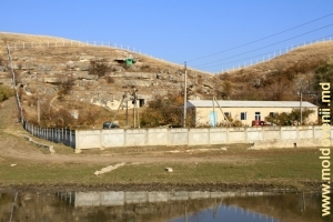 Staţia de pompare a apei de pe malul Răutului lîngă satul Jeloboc, Orhei, prim-plan