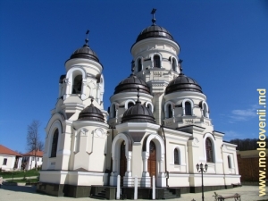Biserica nouă a Mănăstirii Căpriana după restaurare