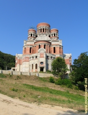 Здание строящейся церкви в монастыре Хынку (2008)