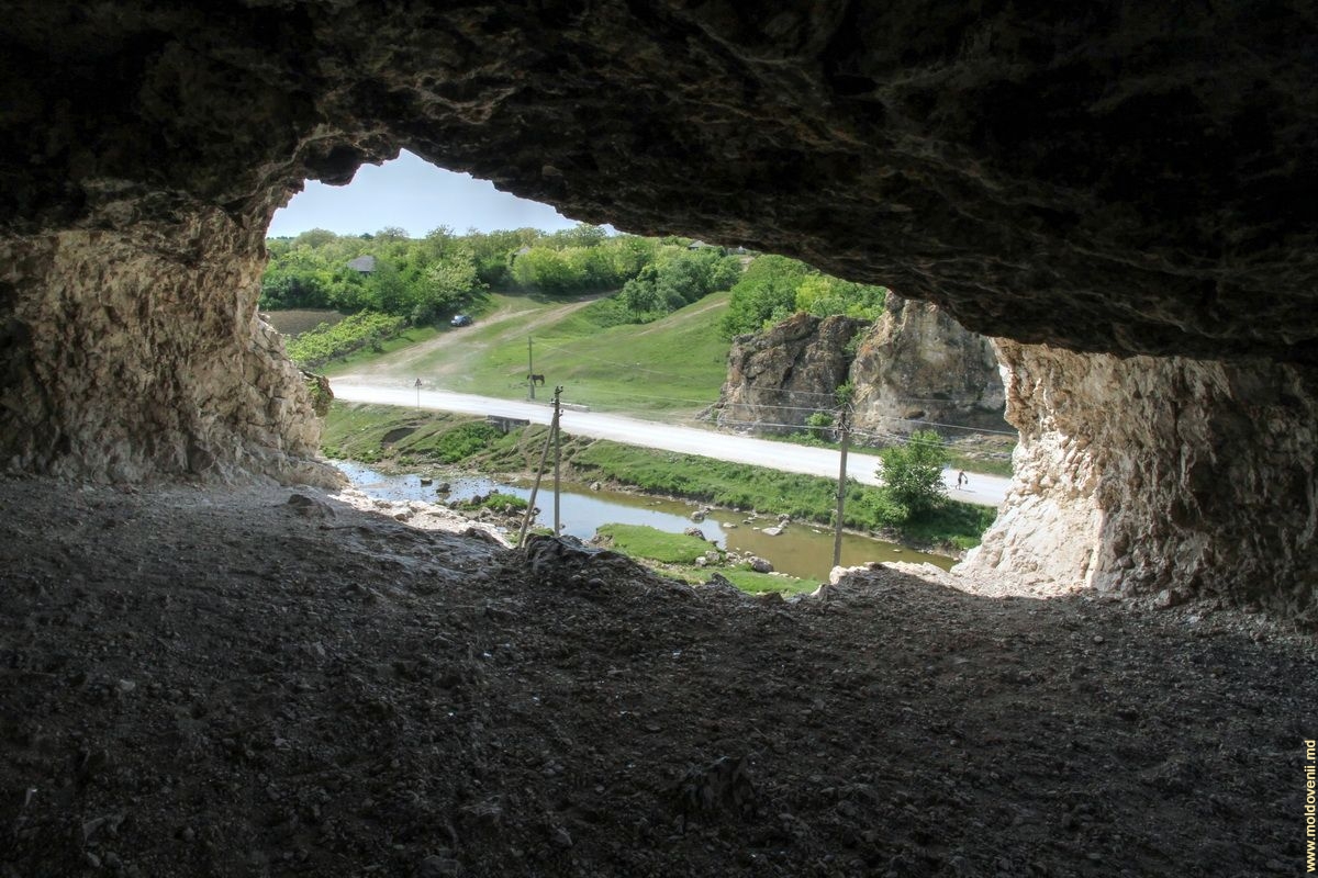 100 холмов. Ущелье Бутешть. Моловата Молдова пещеры. Бутешть Молдова.