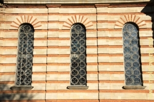 Окна церкви в Нишканах 