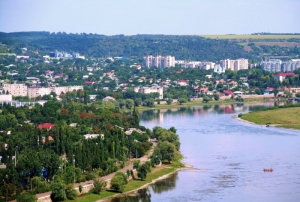 Vedere  spre Nistru, cetate şi oraşul Soroca, fotografie de sus de pe teritoriul monumentului