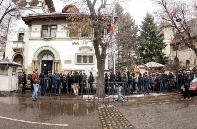 Экс-советник консульского отдела посольства Молдовы в Бухаресте обвинен в злоупотреблениях