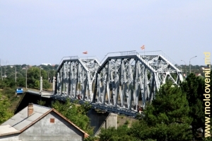 Podul feroviar peste Nistru de la Bender în apropiere de cetate