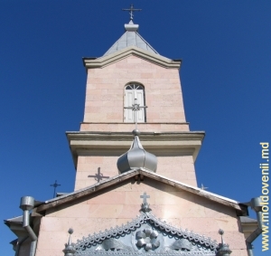 Faţada bisericii Mănăstirii Suruceni