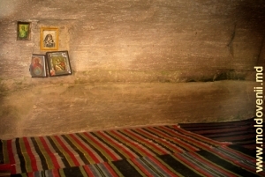 Интерьер скальной церкви монастыря Жапка