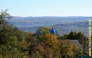 Vedere spre biserică şi împrejurimile satului Vălcineţ, Călăraşi