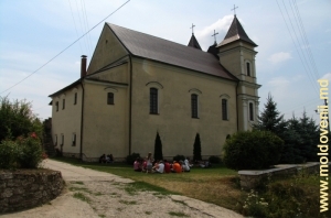 Biserica catolică din Raşcov