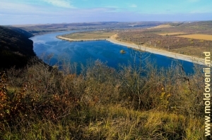 Виды на Днестровское водохранилище с окраин Наславчи