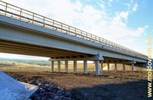 Noul pod de pe autostrada M2 Chișinău-Soroca, septembrie 2015