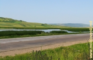 Озеро в доль трассы Кишинев-Бэлць
