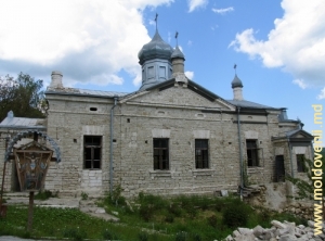 Biserica de iarnă a Mănăstirii Condriţa. Începutul reconstrucţiei (2008)