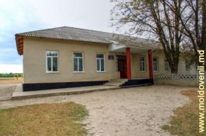 Гимназия в селе Слобозия-Вэрэнкэу, Сорока 