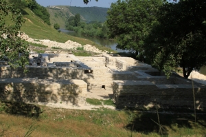 Вид археологического памятника «Восточные бани» (2010 год)