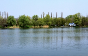 Вид нижнего озера вблизи