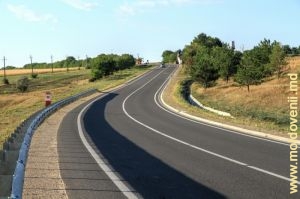 Porțiuni ale autostrăzii renovate M2 Chișinău-Soroca, septembrie 2015