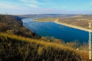 Виды на Днестровское водохранилище с окраин Наславчи