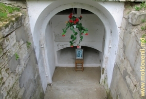 Cripta de sub mănăstire